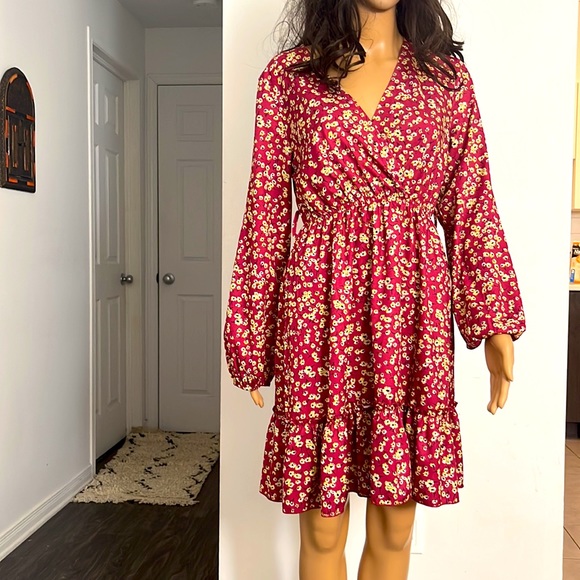 Dress - Picture 3 of 3